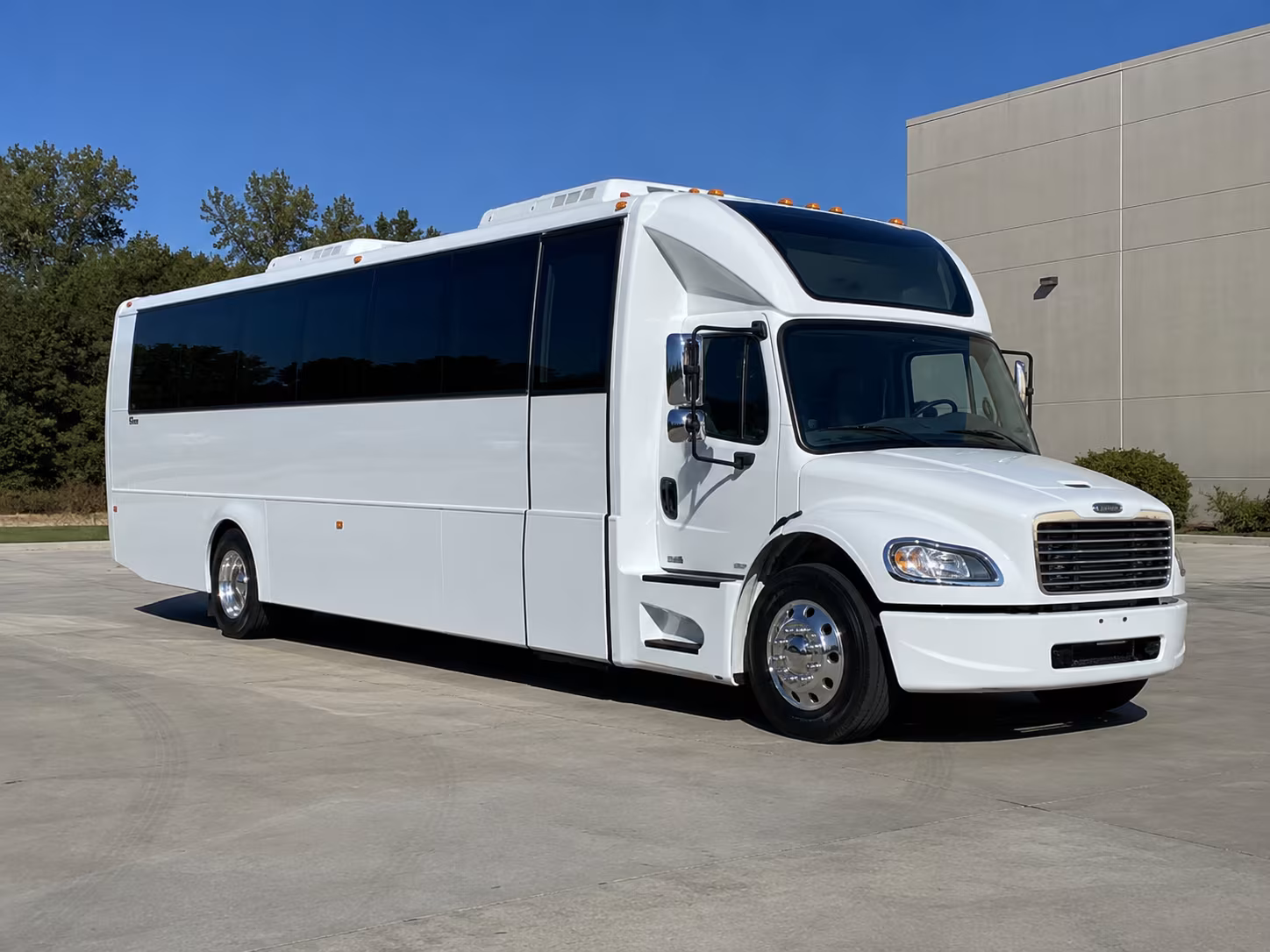 colton 28 passenger party bus
