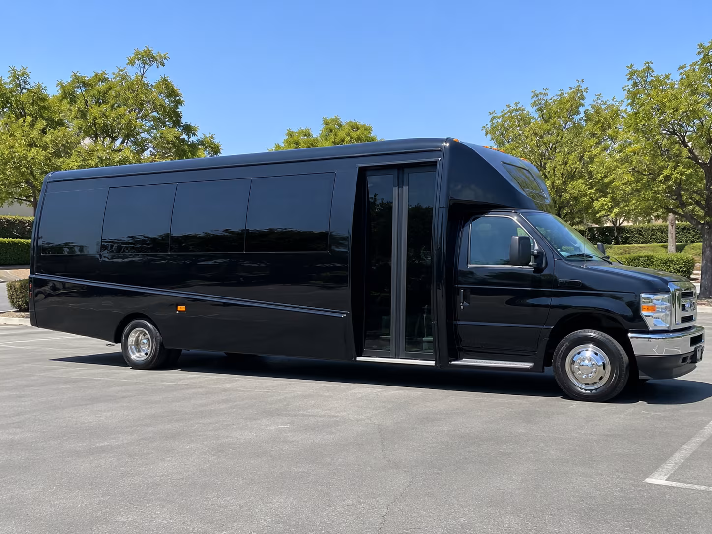 ontario winery tour bus transportation in ontario
