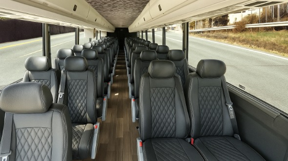colton 15 passenger minibus rental